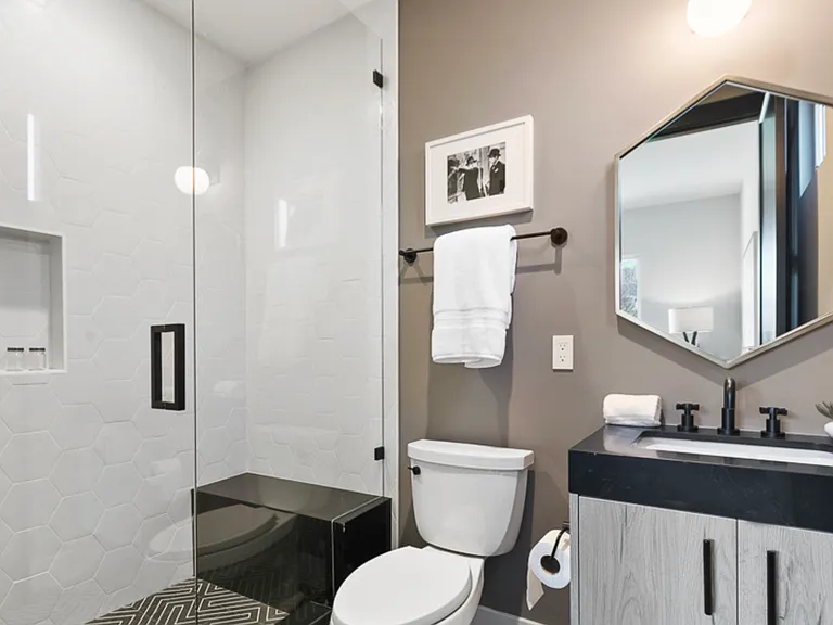 2945 Midvale Ave — Photo 4