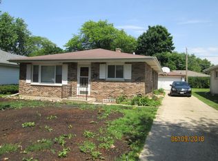 2023 N Jackson St, Waukegan, IL 60087