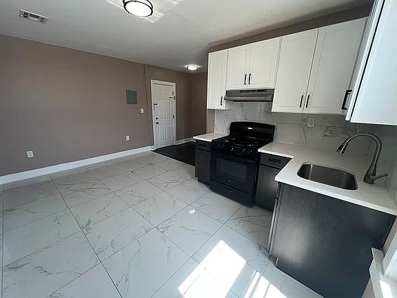 3rd image of 26 Ryle Ave #3