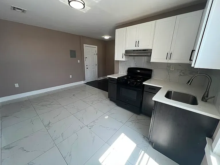 26 Ryle Ave #3 — Photo 3