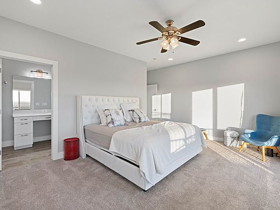 3rd image of 4001 Paloma Cir #B