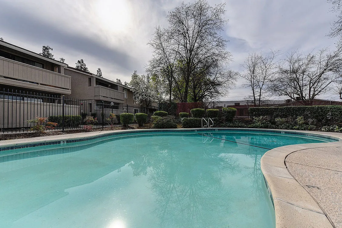 Greenback Gardens — Photo 2