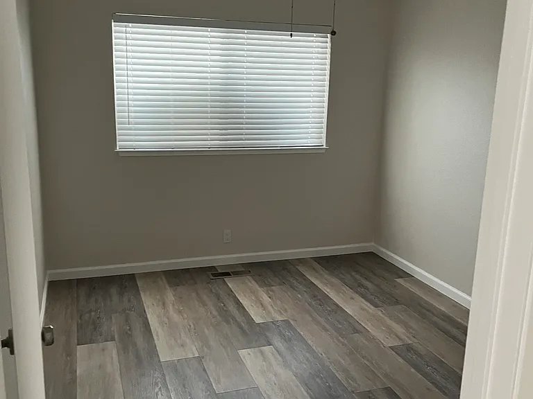 391 Harvard Ave — Photo 9