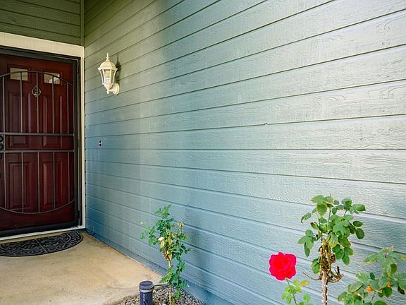 4th image of 556 Owl Ct