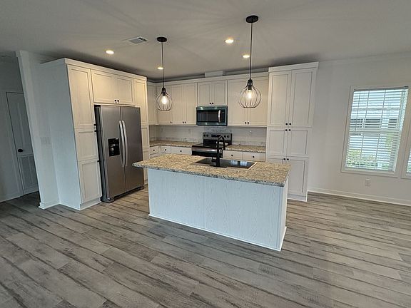4th image of 3055 Lamplighter Dr #147