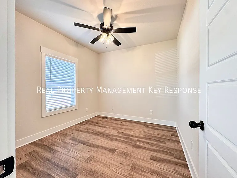 1170 Angus Way — Photo 14