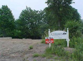 104 Mohawk Trl, Niskayuna, NY 12309