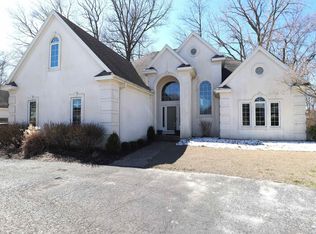 7241 Hidden Valley Dr, Lambertville, MI 48144