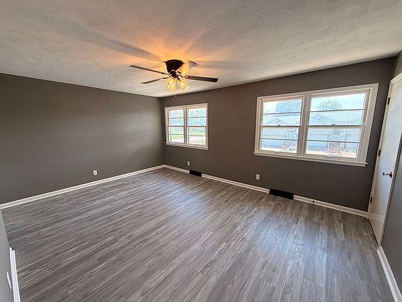 4th image of 3615 Kennedy Dr #4