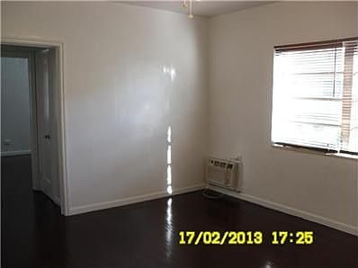 3rd image of 7124 Bay Dr APT 6