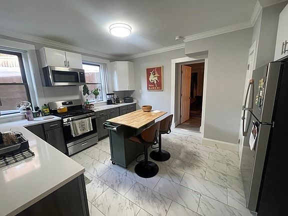 5th image of 98 Longwood Ave APT 1