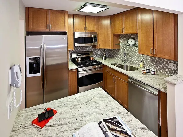 116-11 Curzon Rd #6A, Richmond Hill, NY 11418