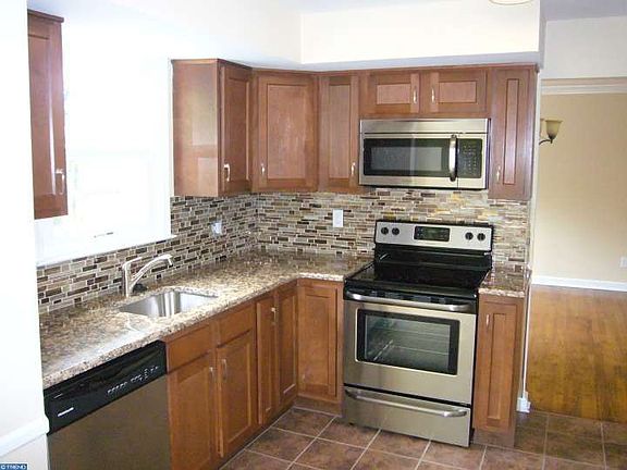 5th image of 3329 Skyline Dr