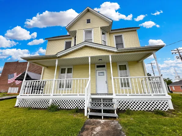 123 N Main St, Louisville, IL 62858