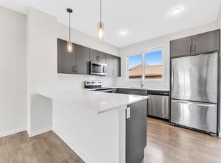 2095 Maple Rd NW, Edmonton, AB T6T2L6