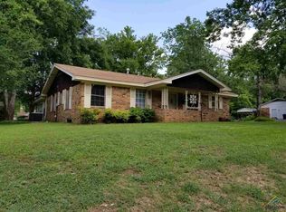 902 Sycamore St, Mineola, TX 75773