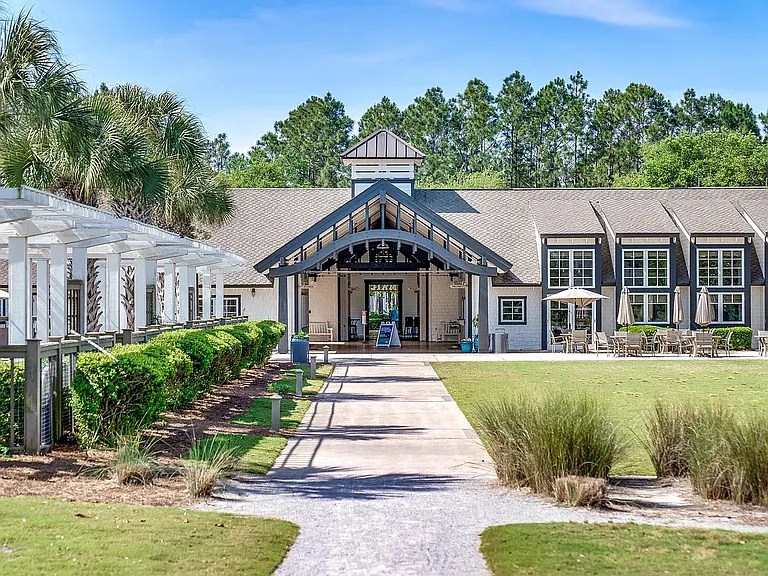 149 Suwannee Dr — Photo 35