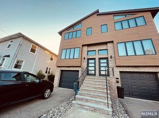 2367 7th St #B, Fort Lee, NJ 07024