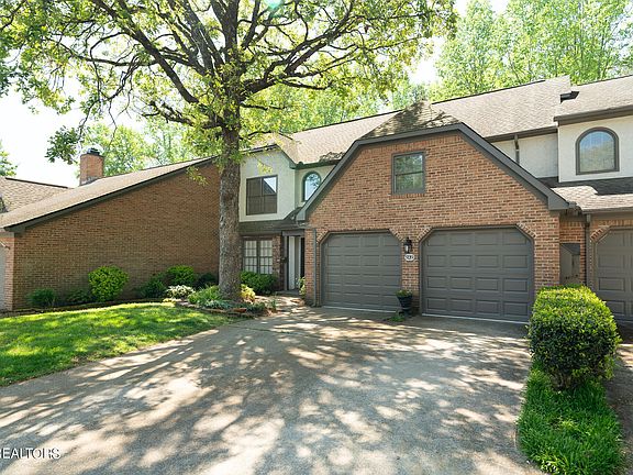 3rd image of 939 Ethans Glen Dr