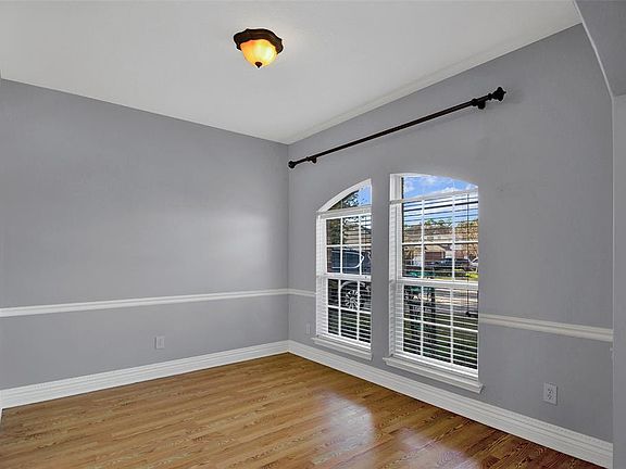 4th image of 18002 Platinum Springs Dr