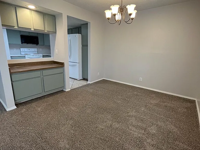 805 Country Club Ave #2H — Photo 2