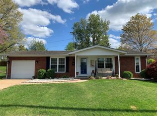 122 Glendale Dr, Columbia, IL 62236