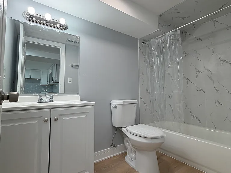 2520 W Washington Blvd #G — Photo 5