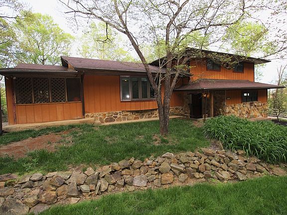3rd image of 1361 Terrace Rd