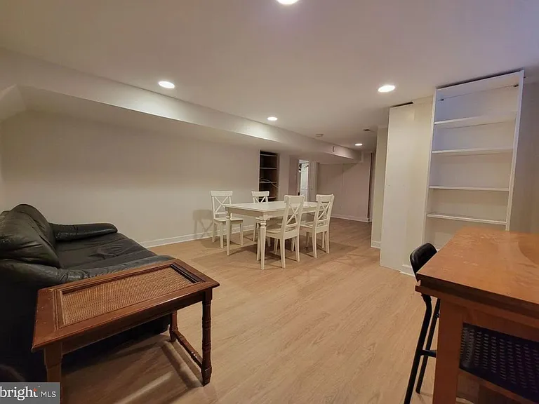 1418 44th St NW #B — Photo 7