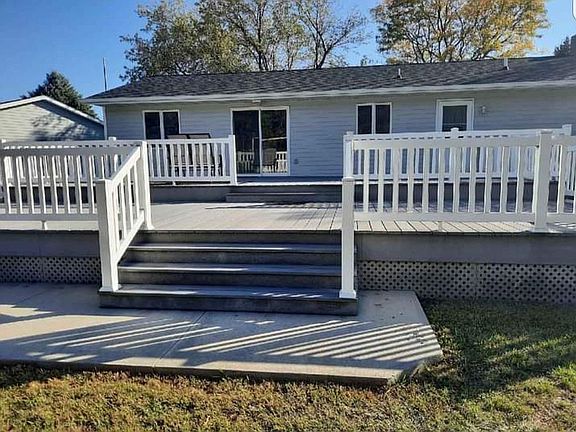 Deck perfect for entertaining