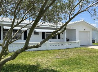 2012 SW 18th Dr, Boynton Beach, FL 33426