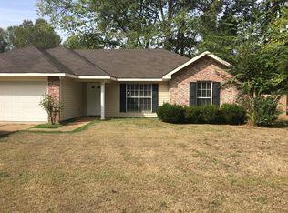 301 Willow Bay Dr, Byram, MS 39272