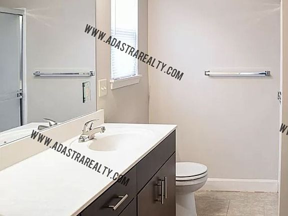 5th image of 9326 N Robinhood Ave