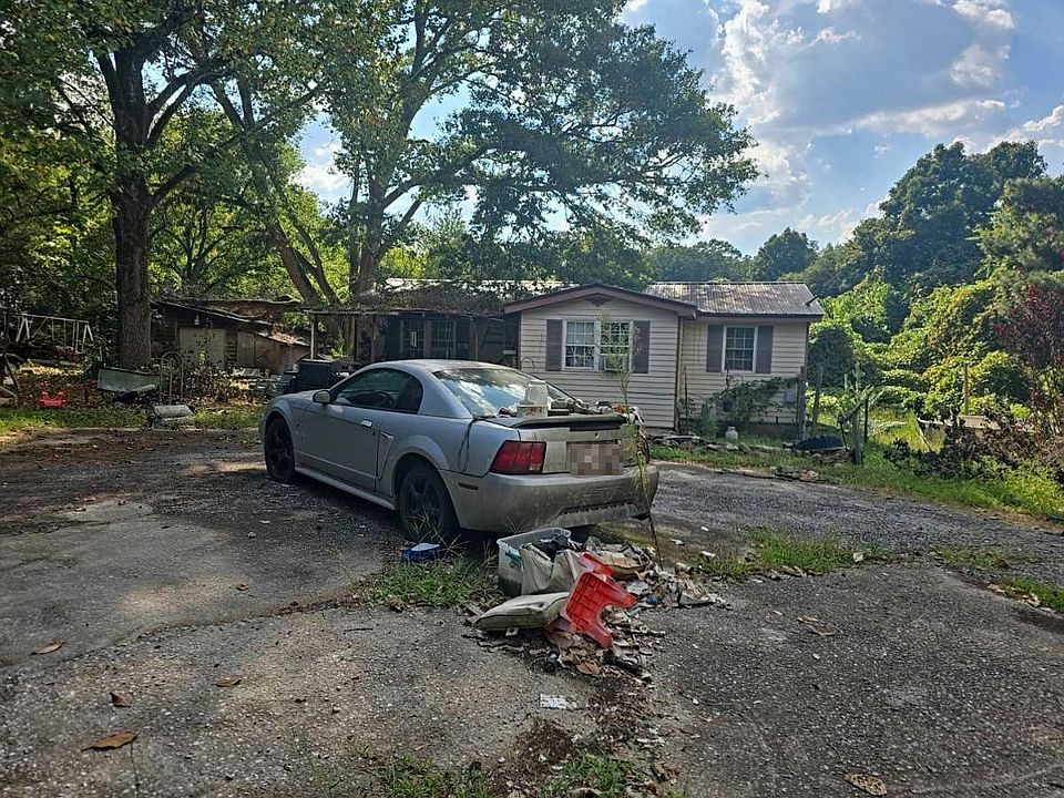 1st image of 174 Harrison Rd SW