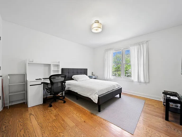BEDROOM #4
