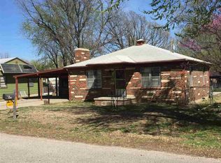 1516 N 4th St, Arkansas City, KS 67005