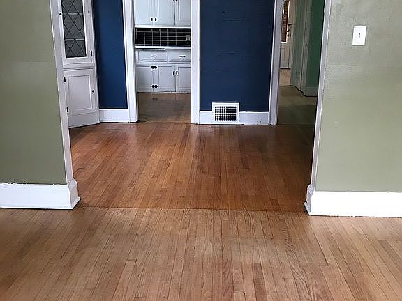 5th image of 1901 E Marion St