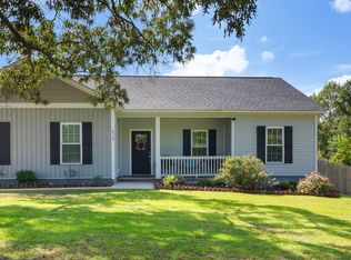 832 Queens Creek Rd, Hubert, NC 28539