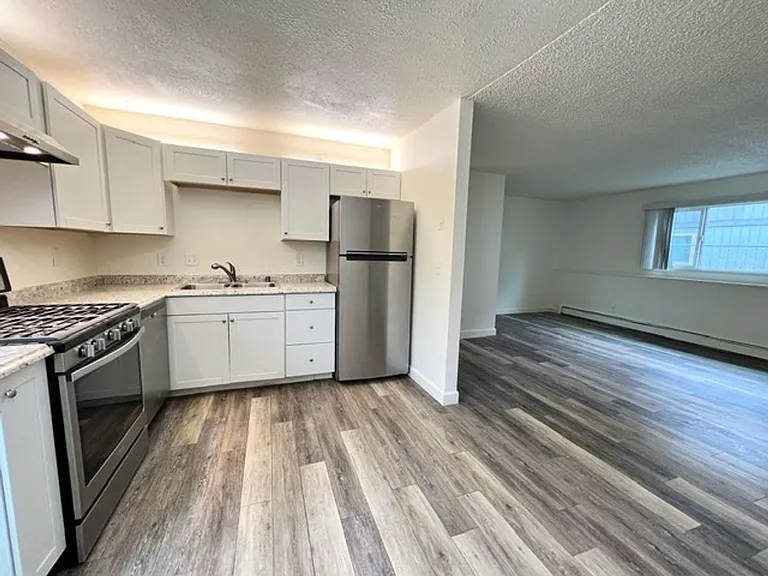 1555 Latouche St — Photo 8
