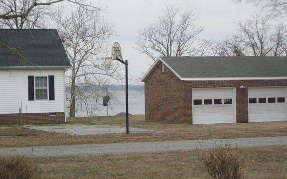 3rd image of 172 Dillin Dr
