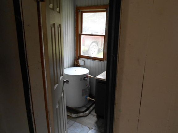 4th image of 1688 Teddy Bear Ln
