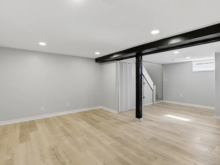 4714 N Elm St — Photo 28