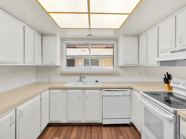 1685 S Kenton Way — Photo 10
