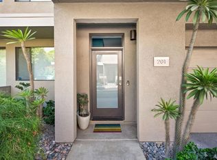 880 E Palm Cyn #201, Palm Springs, CA 92264