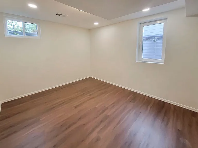 1421 Kendall Dr — Photo 11