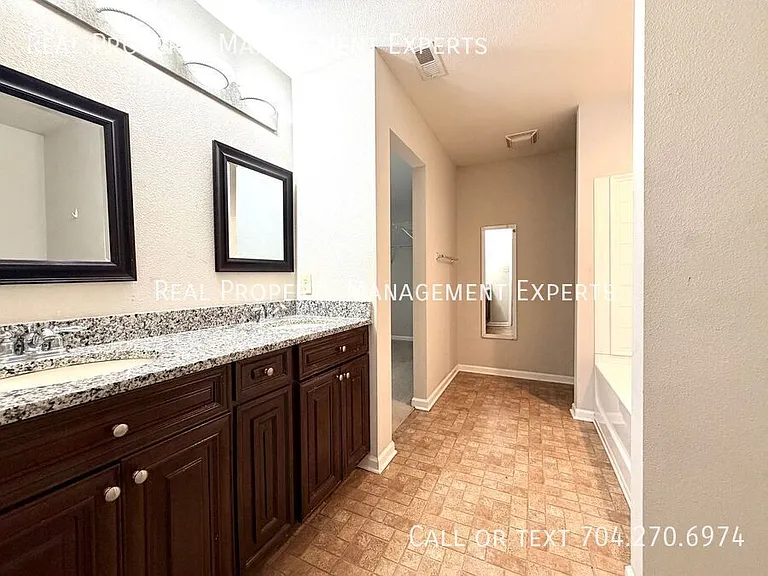 8609 Old Potters Rd — Photo 12