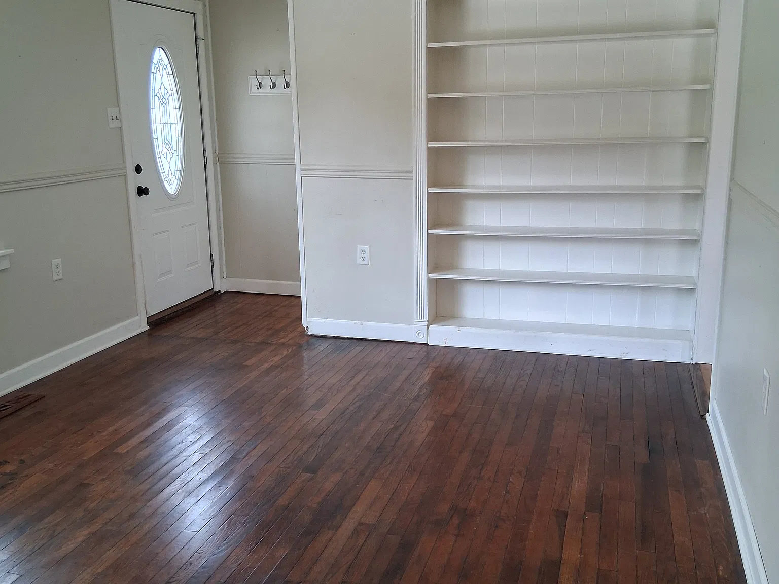 3 bed, 1.5 bath, 1150 sqft, $1,750 — Photo 2