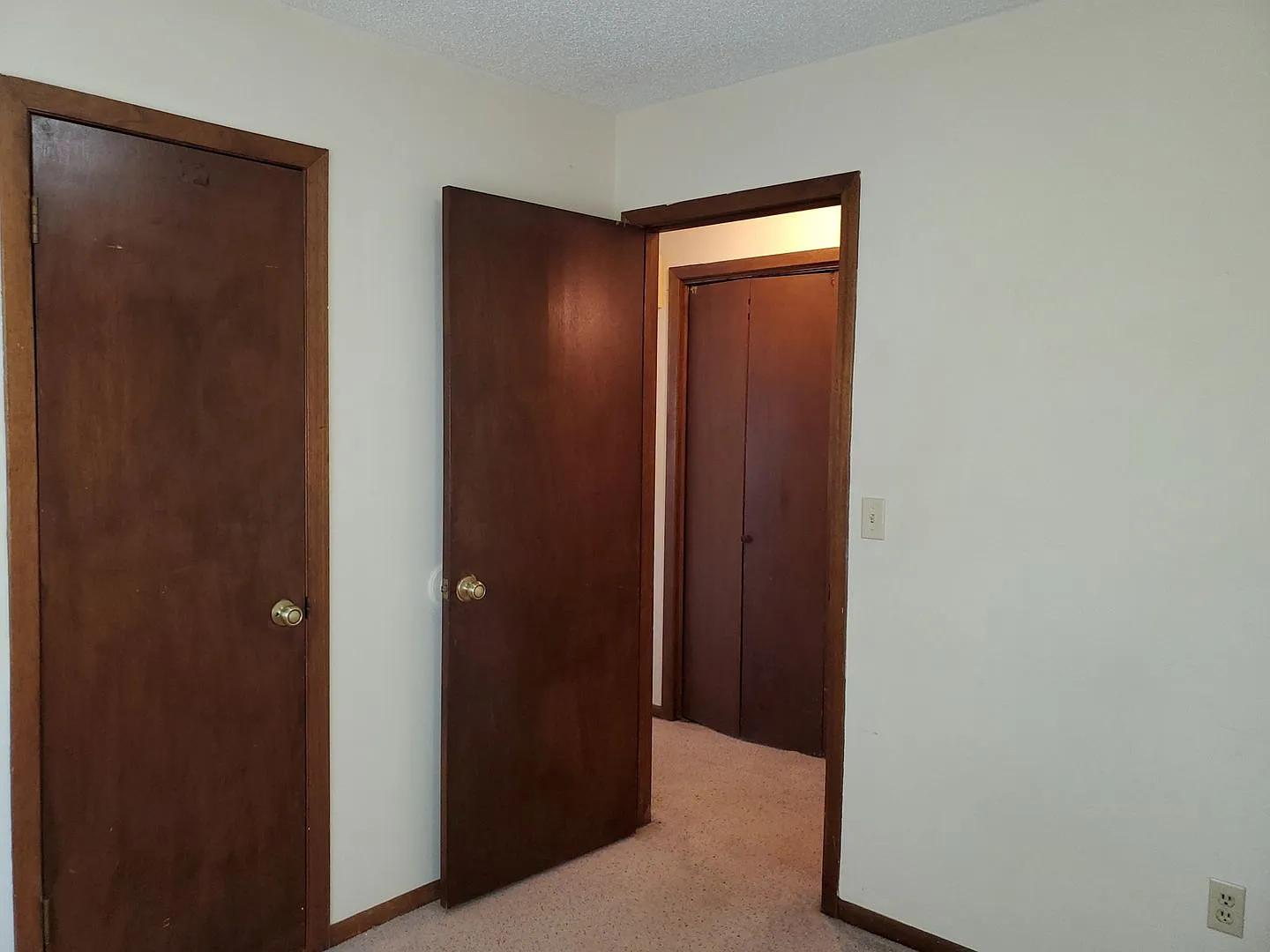 2428-30 S. Capri — Photo 2