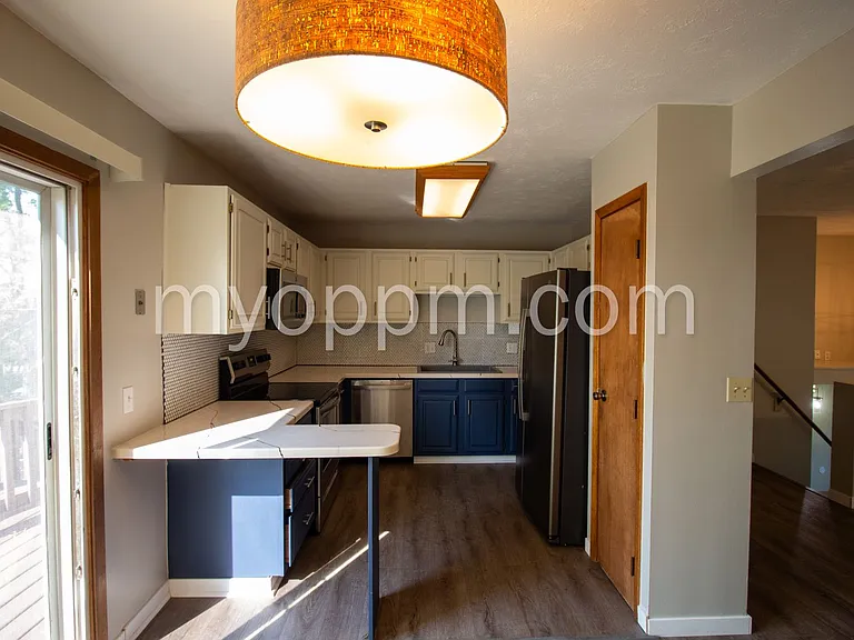 9129 Grand Ave — Photo 8