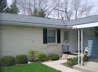 911 Andover Ct SE, Grand Rapids, MI 49508